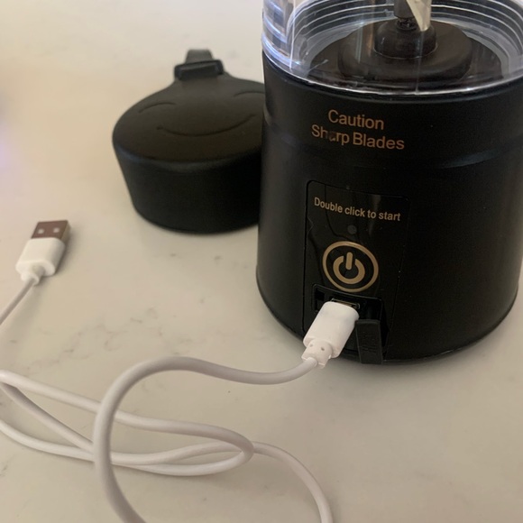 ⭐️*3 for $10** Handy Gourmet RevMix Portable blender - Picture 8 of 14